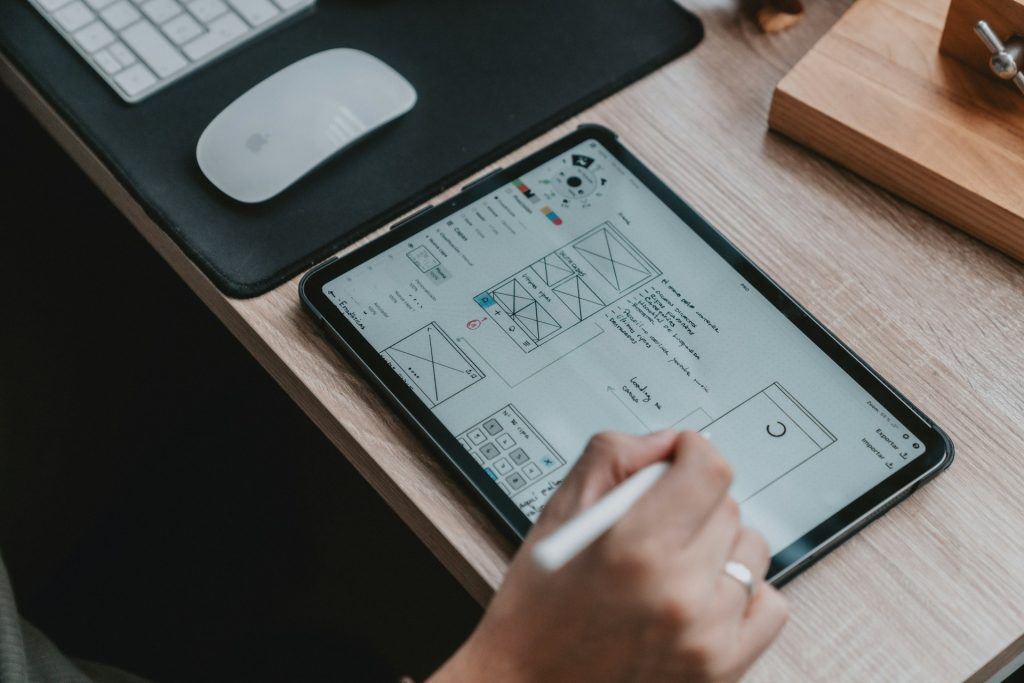 UI/UX design, wireframes and interactive prototypes